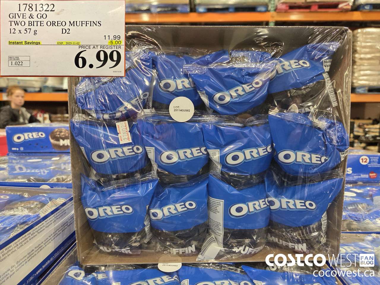 1781322 GIVE & GO TWO BITES OREO MUFFIN 12 X 57G ($5.00 INSTANT SAVINGS EXPIRES ON 2025-11-02) $6.99