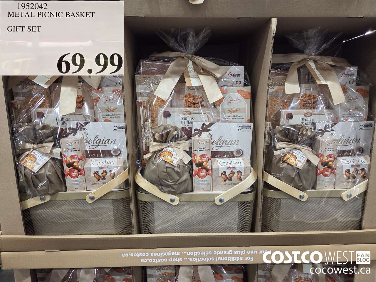 1952042 METAL PICNIC BASKET GIFT SET $69.99