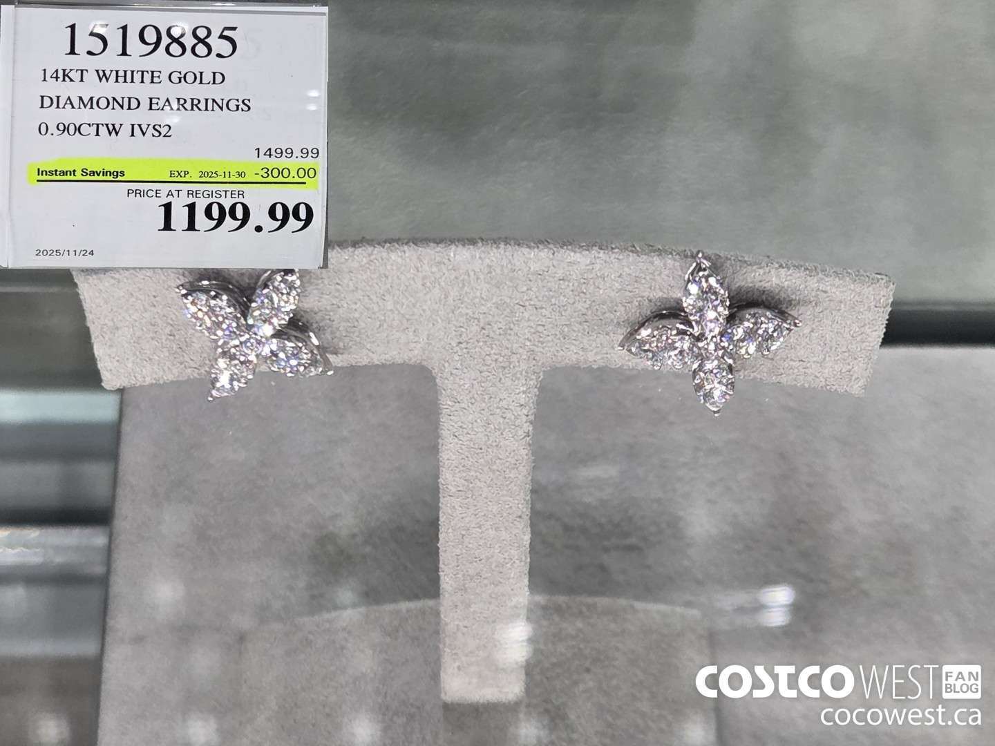 1519885 14KT WHITE GOLD DIAMOND EARRINGS 0.90CTW IVS2 ($300.00 INSTANT SAVINGS EXPIRES ON 2025-11-30) $1199.99
