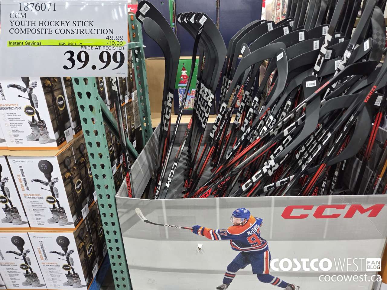 1876071 CCM YOUTH HOCKEY STICK COMPOSITE CONSTRUCTION ($10.00 INSTANT SAVINGS EXPIRES ON 2025-11-09) $39.99