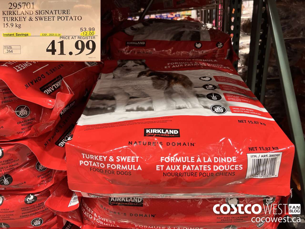295701 KIRKLAND SIGNATURE NATURE'S DOMAIN TURKEY & SWEET POTATO 15.9 KG ($12.00 INSTANT SAVINGS EXPIRES ON 2025-11-16) $41.99