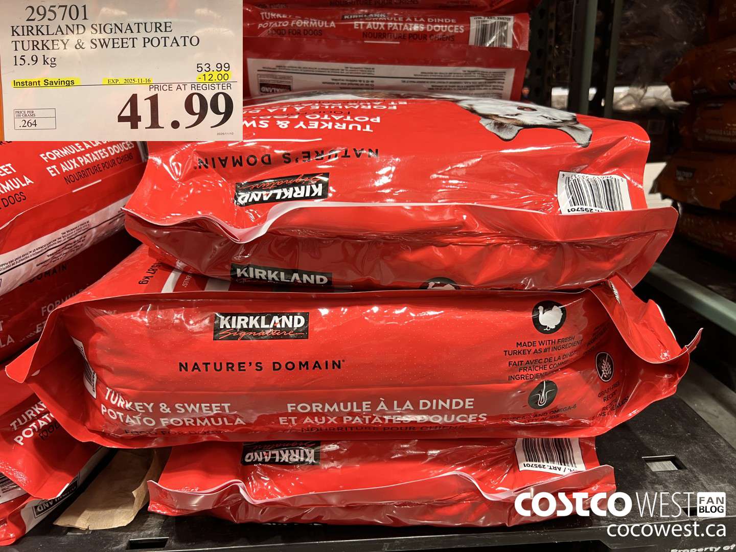 295701 KIRKLAND SIGNATURE NATURE'S DOMAIN TURKEY & SWEET POTATO 15.9 KG ($12.00 INSTANT SAVINGS EXPIRES ON 2025-11-16) $41.99