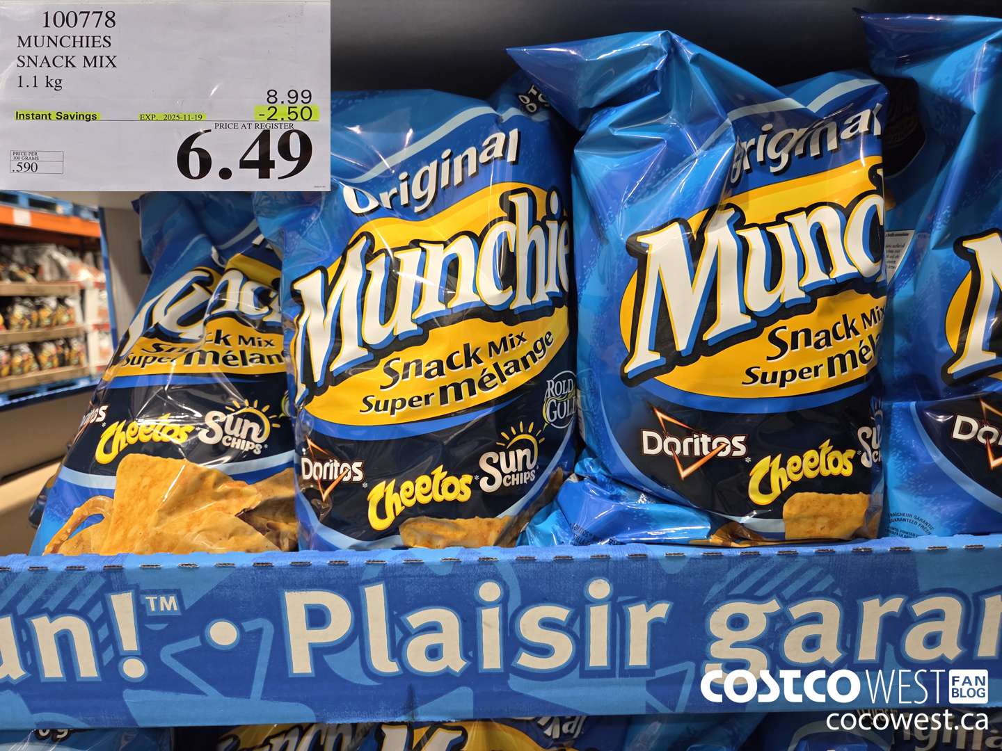 100778 MUNCHIES SNACK MIX 1.1 kg ($2.50 INSTANT SAVINGS EXPIRES ON 2025-11-19) $6.49