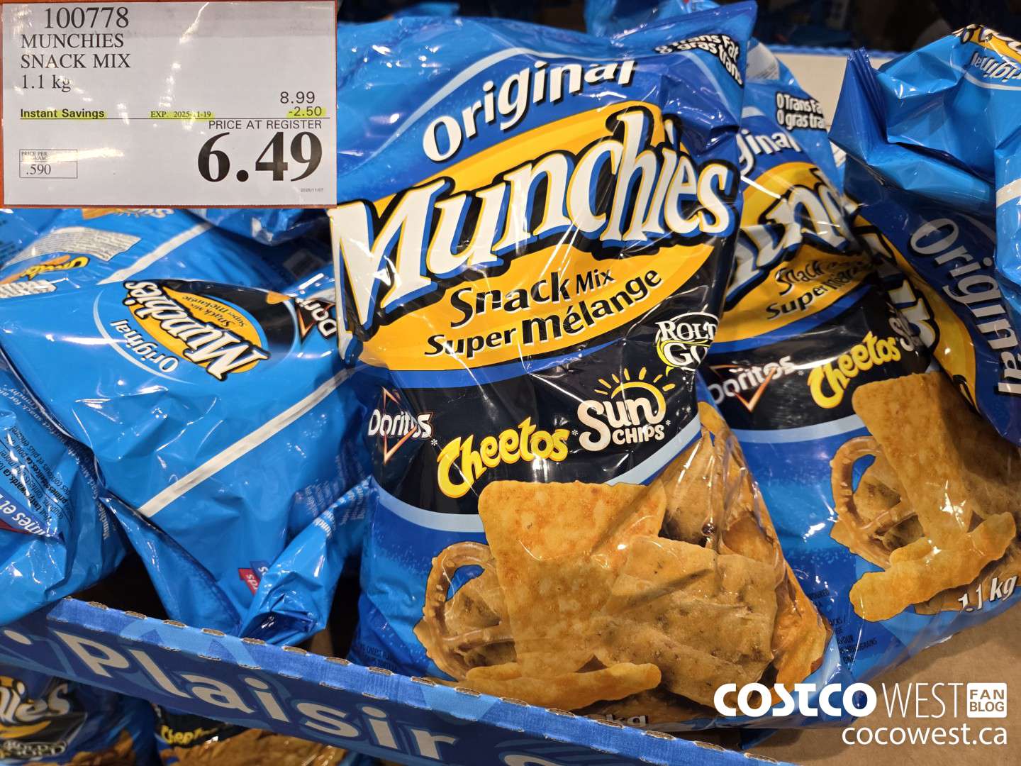 100778 MUNCHIES SNACK MIX 1.1 kg ($2.50 INSTANT SAVINGS EXPIRES ON 2025-11-19) $6.49