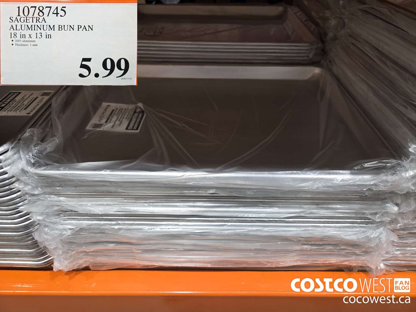 1078745 SAGETRA ALUMINUM BUN PAN 18