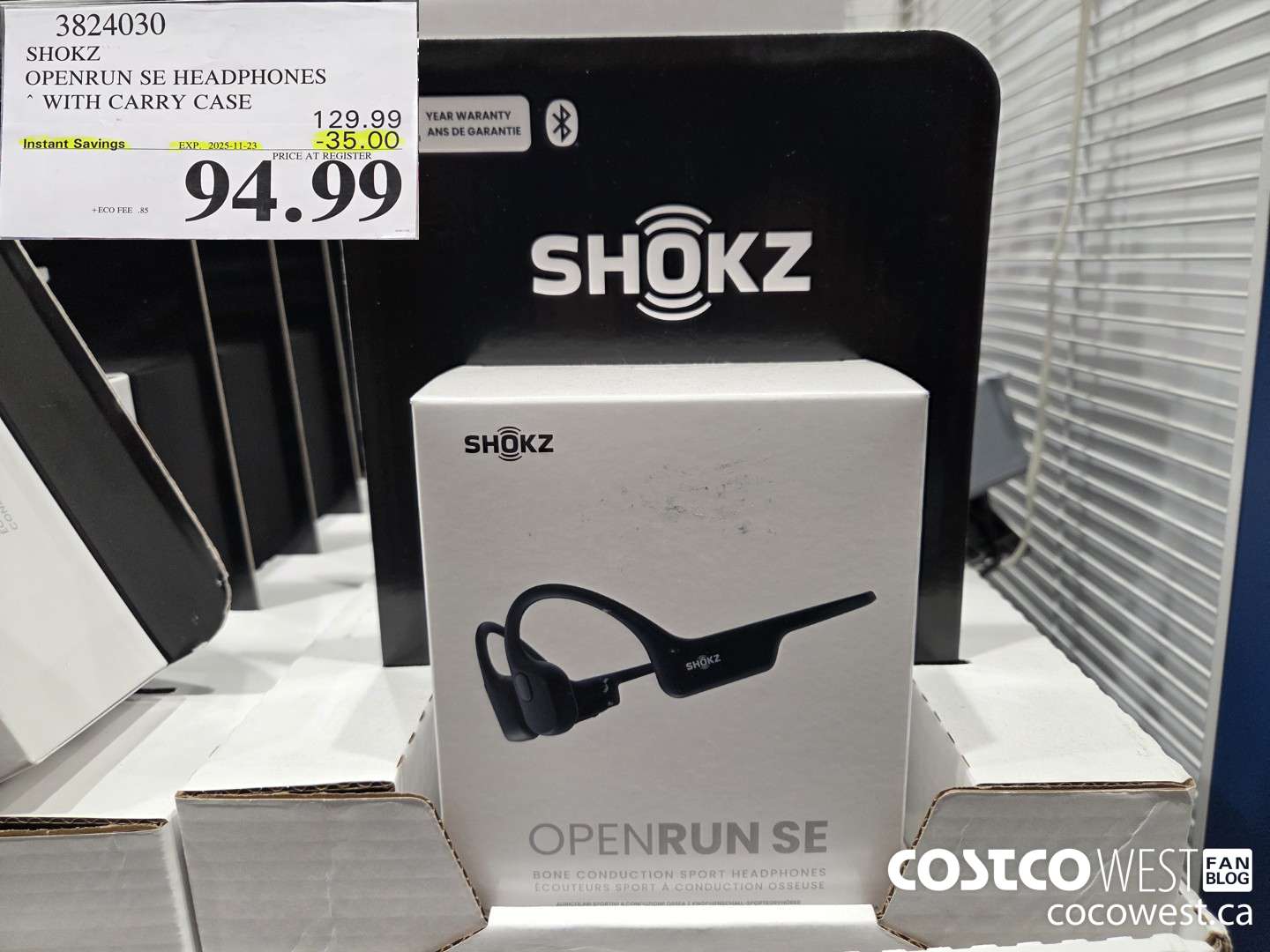 3824030 SHOKZ OPENRUN SE HEADPHONES WITH CARRY CASE ($35.00 INSTANT SAVINGS EXPIRES ON 2025-11-23) $94.99