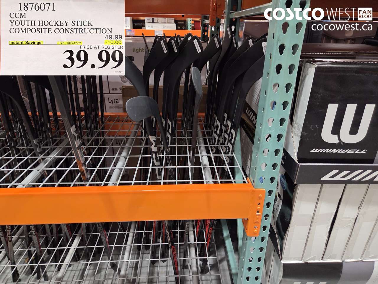 1876071 CCM YOUTH HOCKEY STICK COMPOSITE CONSTRUCTION ($10.00 INSTANT SAVINGS EXPIRES ON 2025-12-07) $39.99