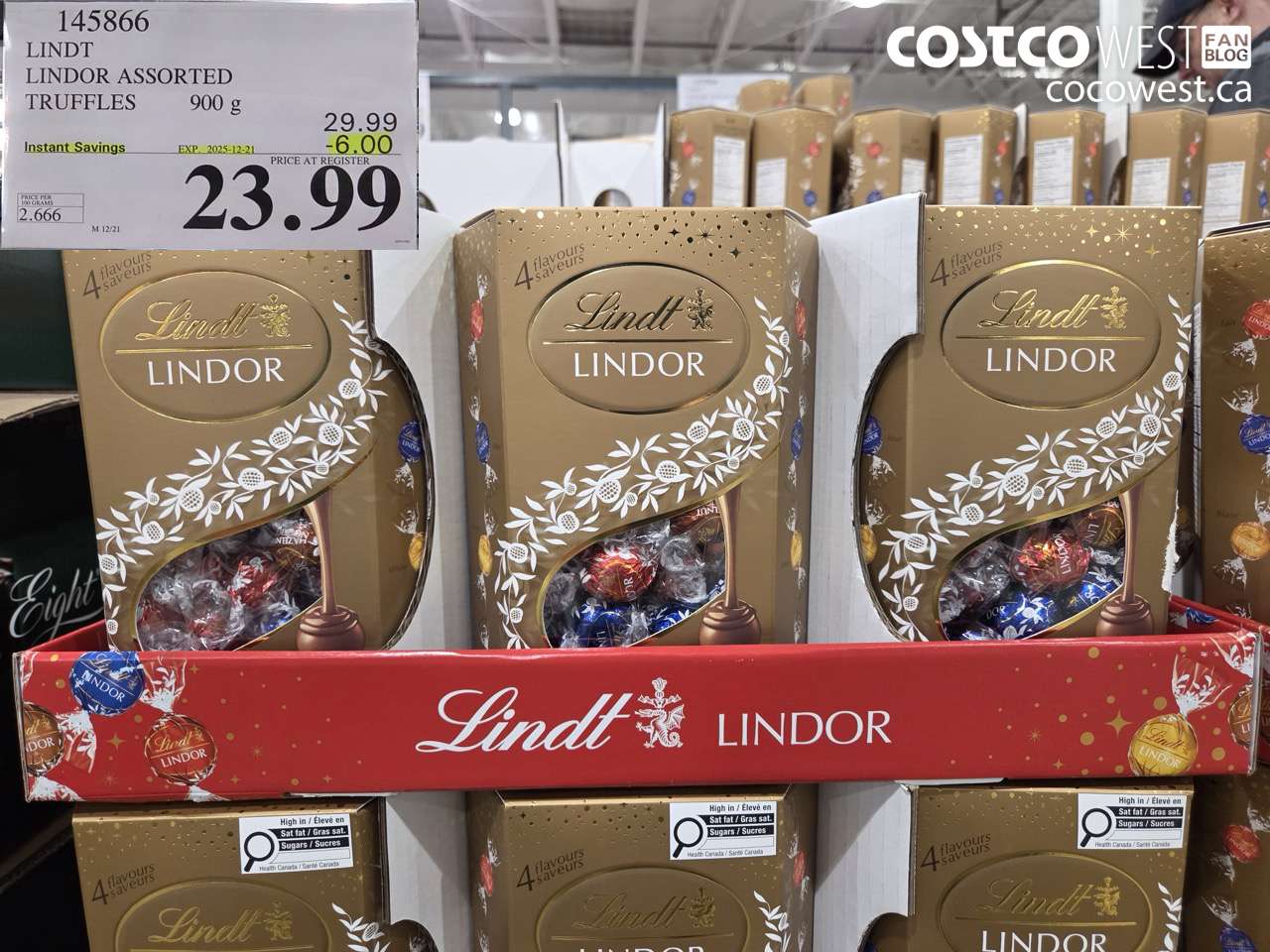 145866 LINDT LINDOR ASSORTED TRUFFLES 900 g ($6.00 INSTANT SAVINGS EXPIRES ON 2025-12-21) $23.99