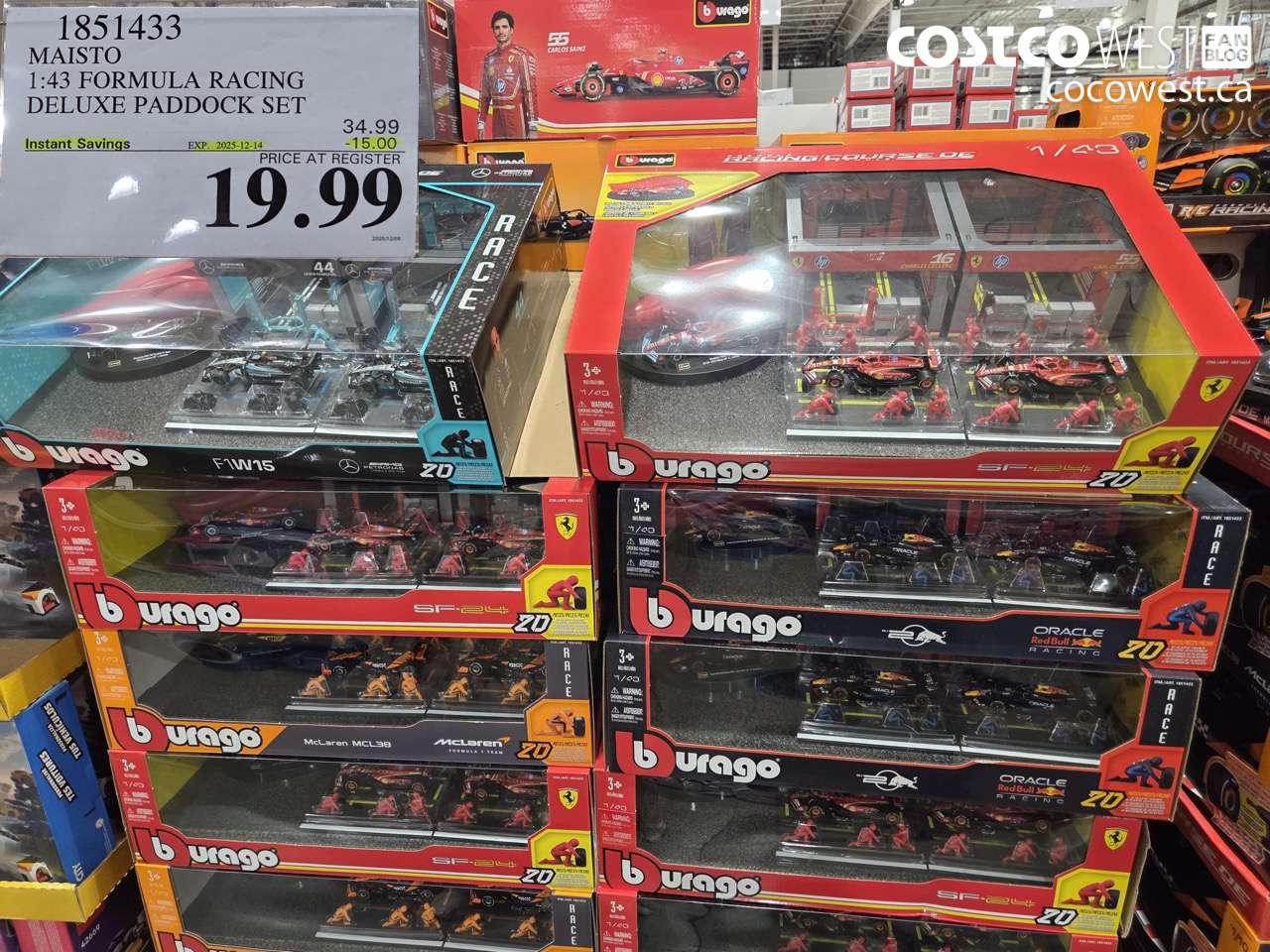 1851433 MAISTO 1:43 FORMULA RACING DELUXE PADDOCK SET ($15.00 INSTANT SAVINGS EXPIRES ON 2025-12-14) $19.99