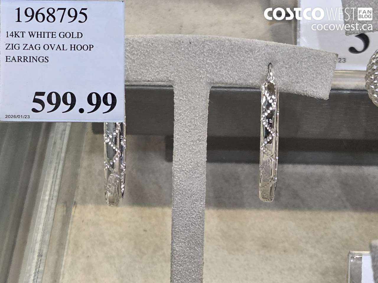 1968795 14KT WHITE GOLD ZIG ZAG OVAL HOOP EARRINGS $599.99