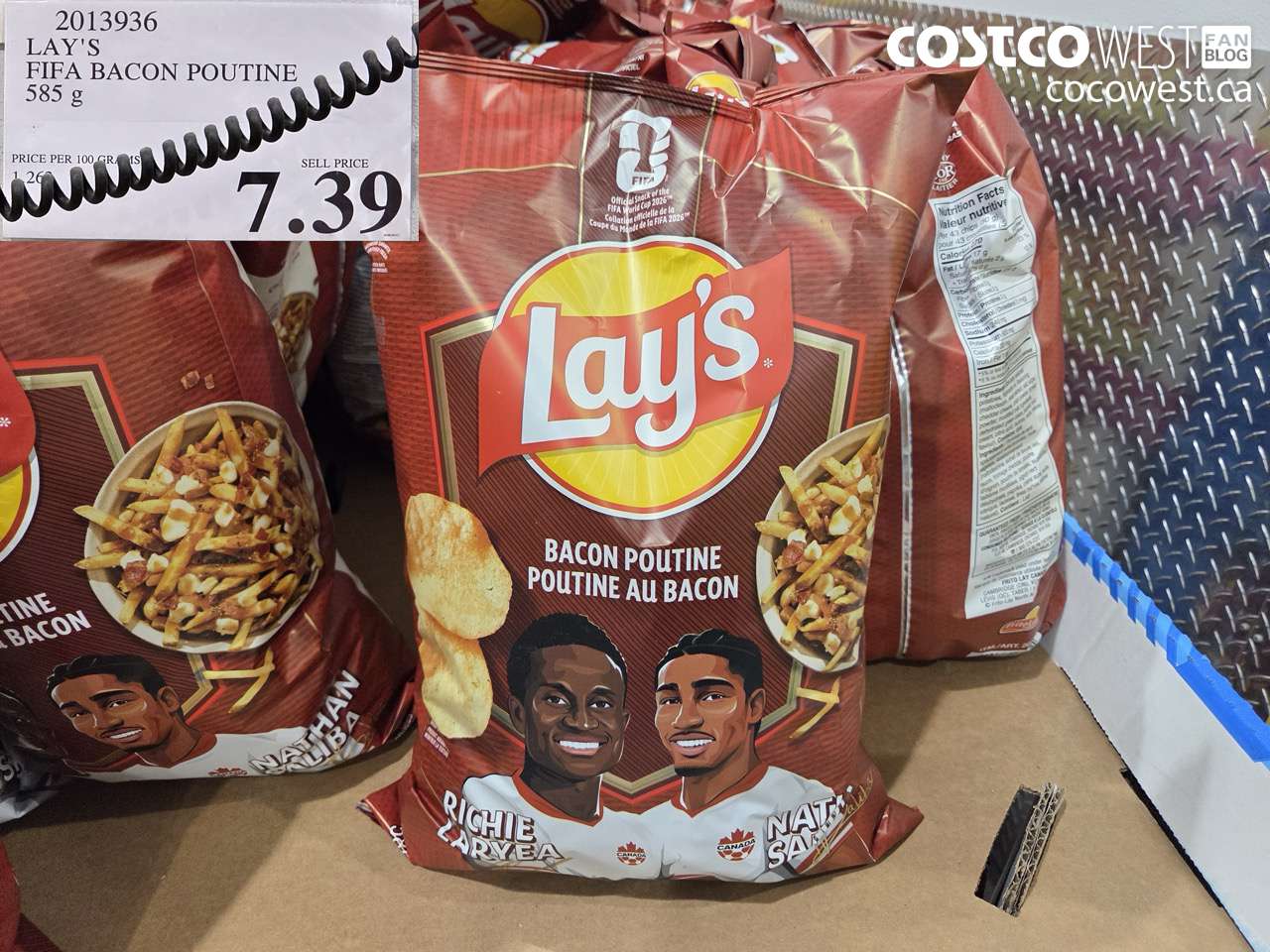 2013936 LAY'S FIFA BACON POUTINE 585 G $7.39