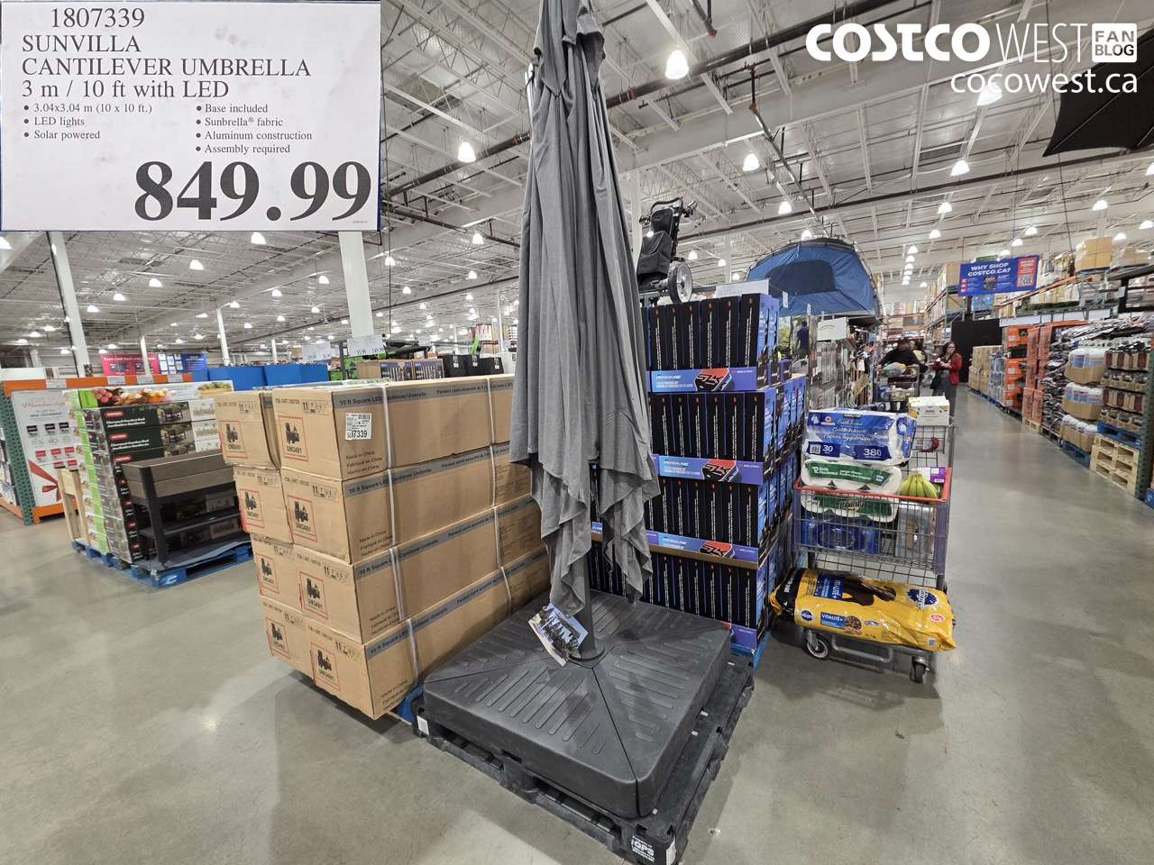 1807339 SUNVILLA CANTILEVER UMBRELLA 3 M / 10 FT WITH LED $849.99