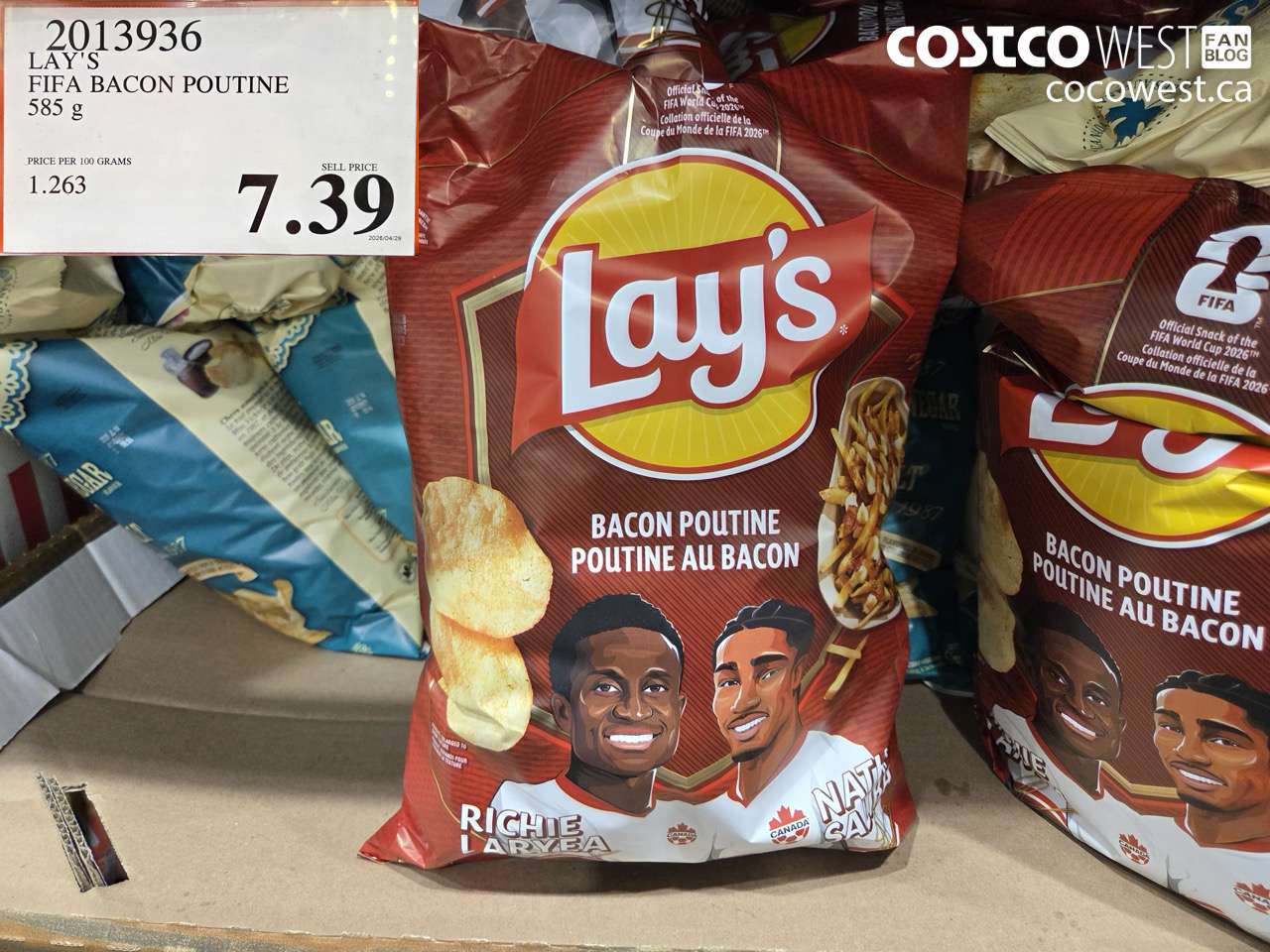 2013936 LAY'S FIFA BACON POUTINE 585 G $7.39