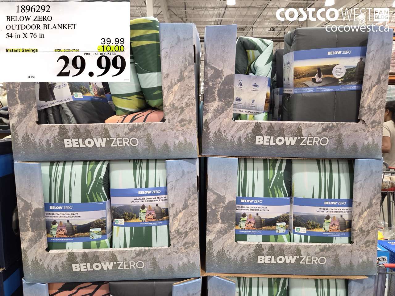 1896292 BELOW ZERO OUTDOOR BLANKET 54 IN X 76 IN ($10.00 INSTANT SAVINGS EXPIRES ON 2026-07-05) $29.99