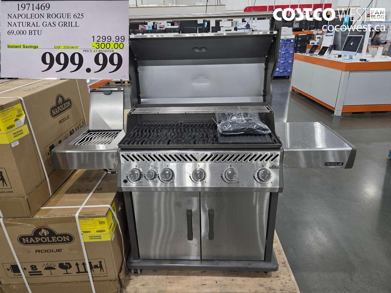 1971469 NAPOLEON ROGUE 625 NATURAL GAS GRILL 69,000 BTU ($300.00 INSTANT SAVINGS EXPIRES ON 2026-06-07) $999.99