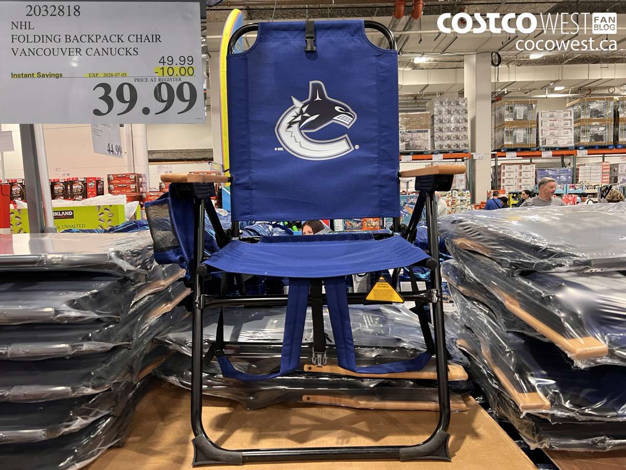 2032818 NHL FOLDING BACKPACK CHAIR VANCOUVER CANUCKS ($10.00 INSTANT SAVINGS EXPIRES ON 2026-07-05) $39.99