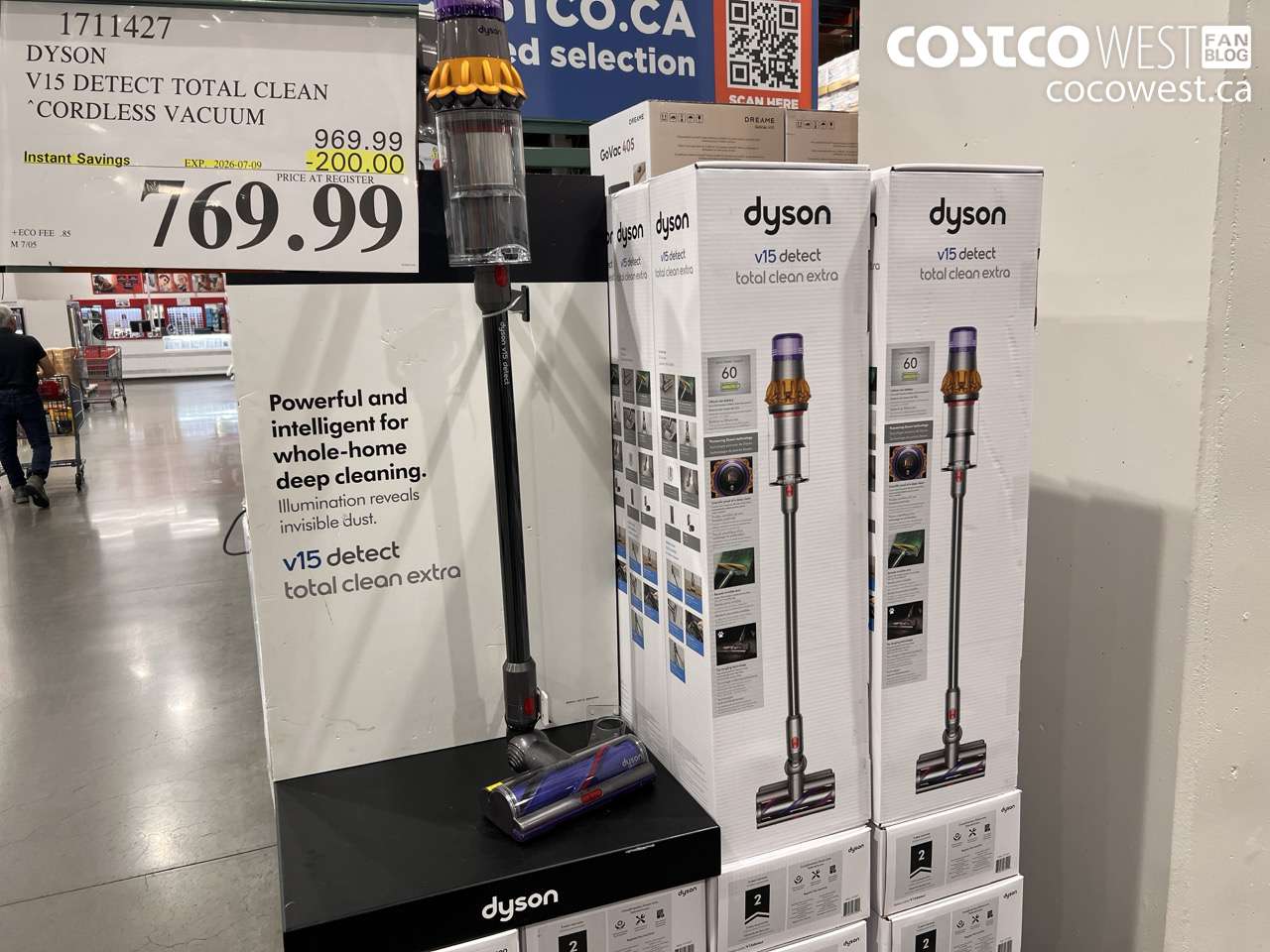 1711427 DYSON V15 DETECT TOTAL CLEAN CORDLESS VACUUM ($200.00 INSTANT SAVINGS EXPIRES ON 2026-07-09) $769.99