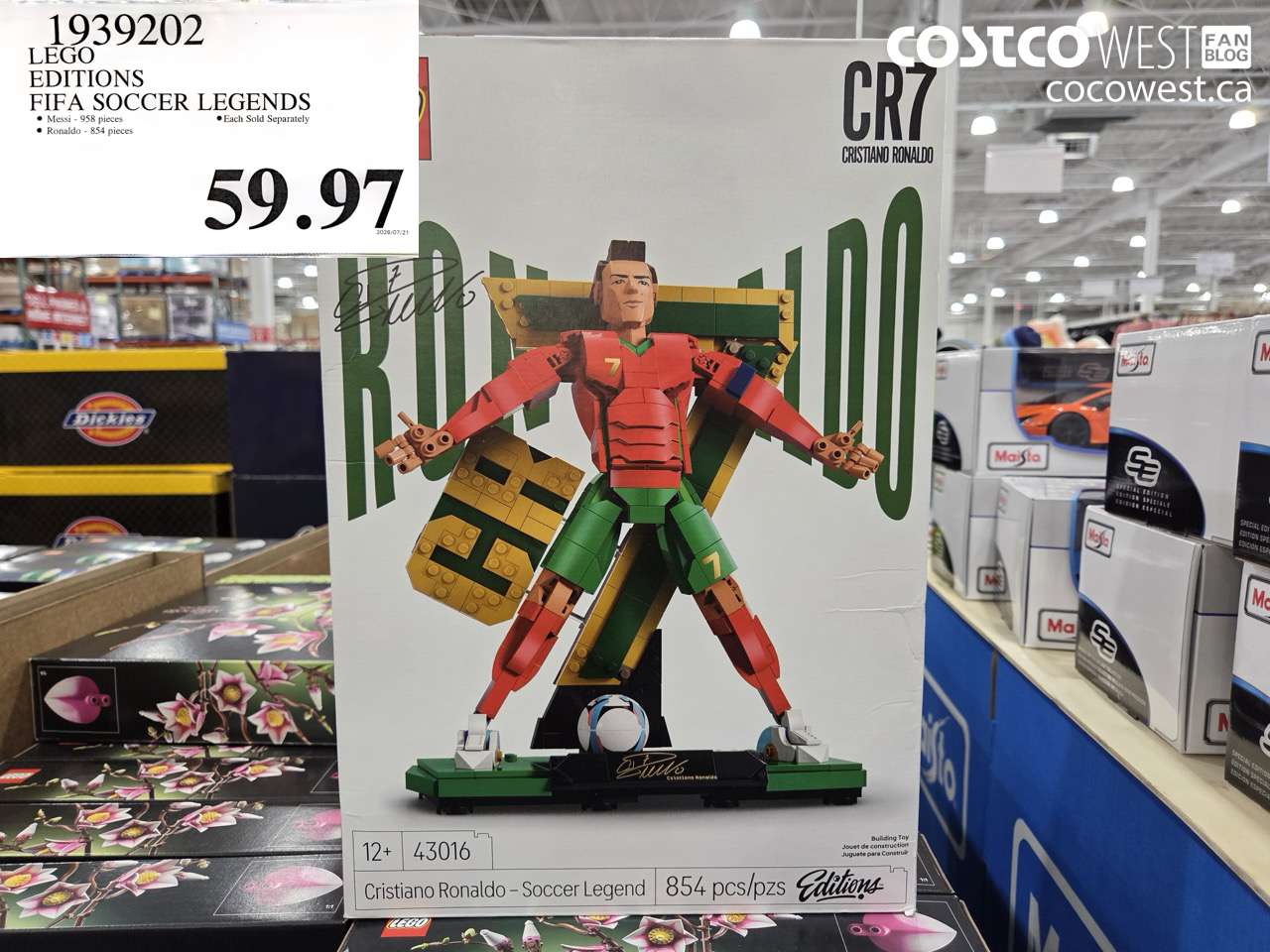 1939202 LEGO EDITIONS FIFA SOCCER LEGENDS $59.97