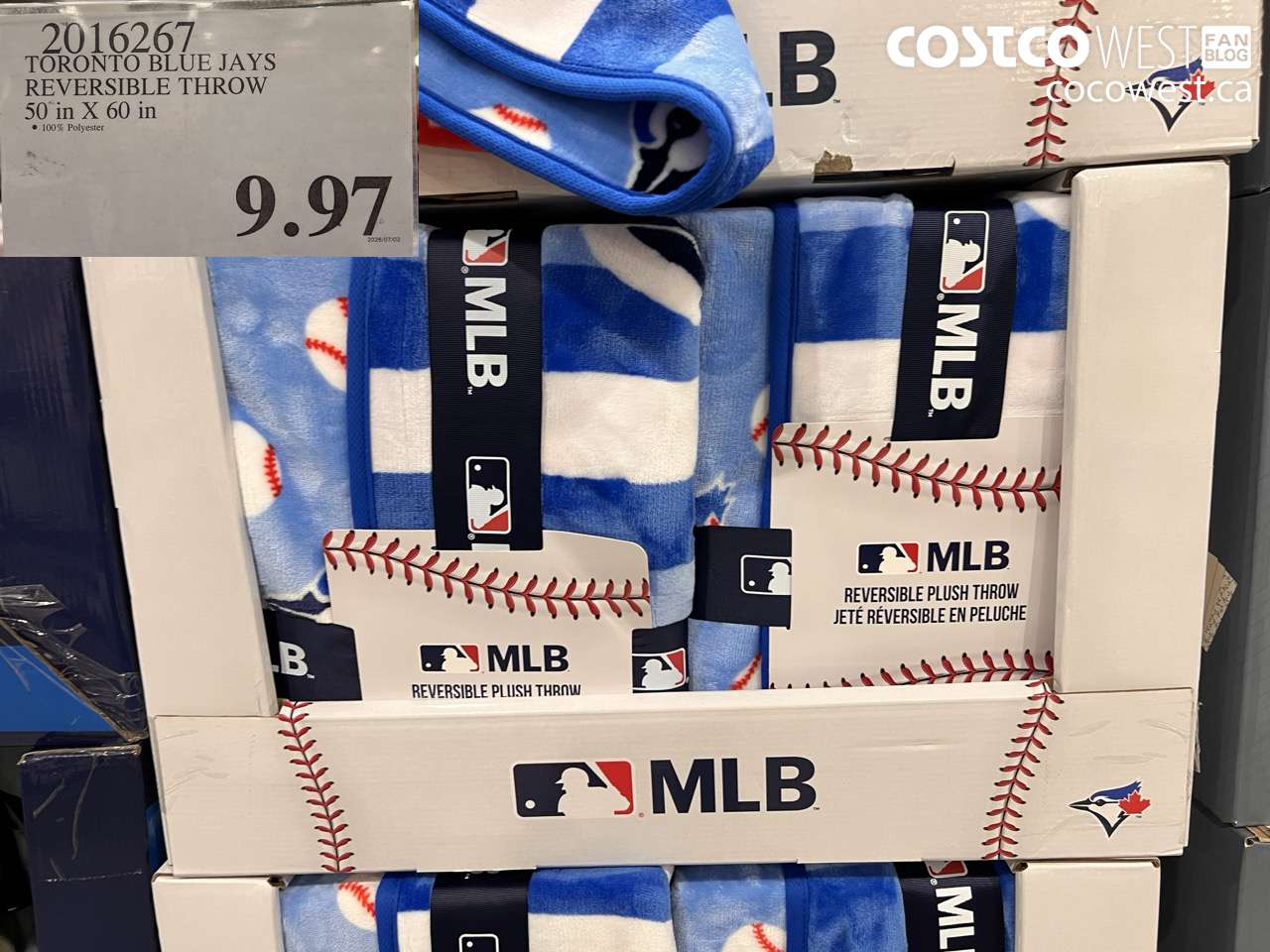 2016267 TORONTO BLUE JAYS REVERSIBLE THROW 50 IN X 60 IN $9.97