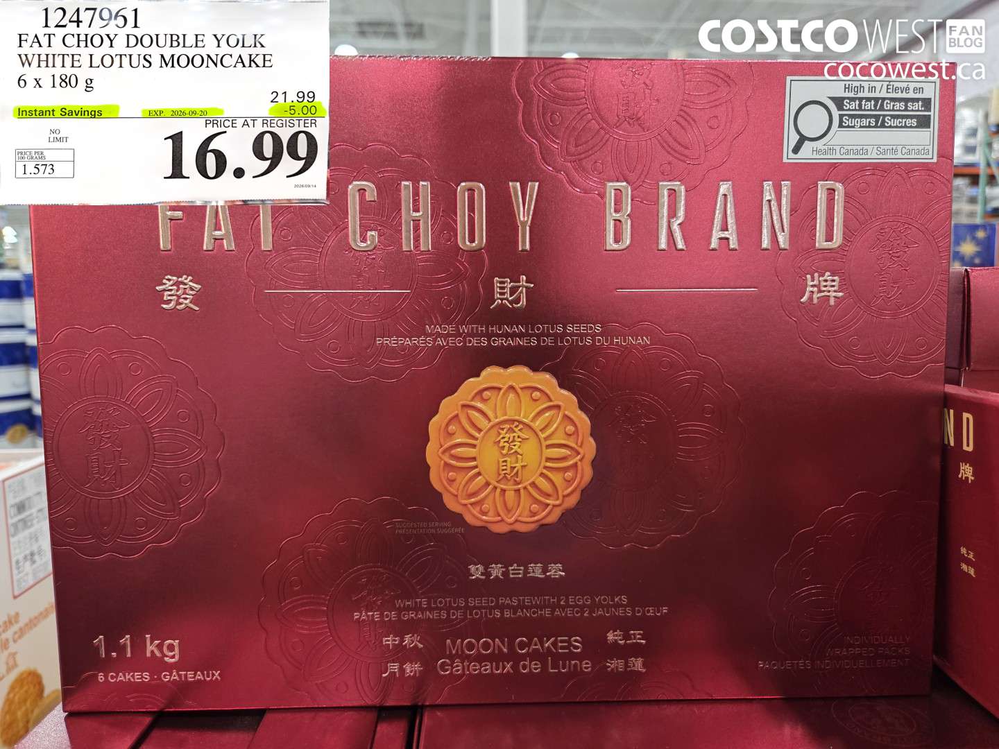 1247951 FAT CHOY DOUBLE YOLK WHITE LOTUS MOONCAKE 6 X 180 G ($5.00 INSTANT SAVINGS EXPIRES ON 2026-09-20) $16.99