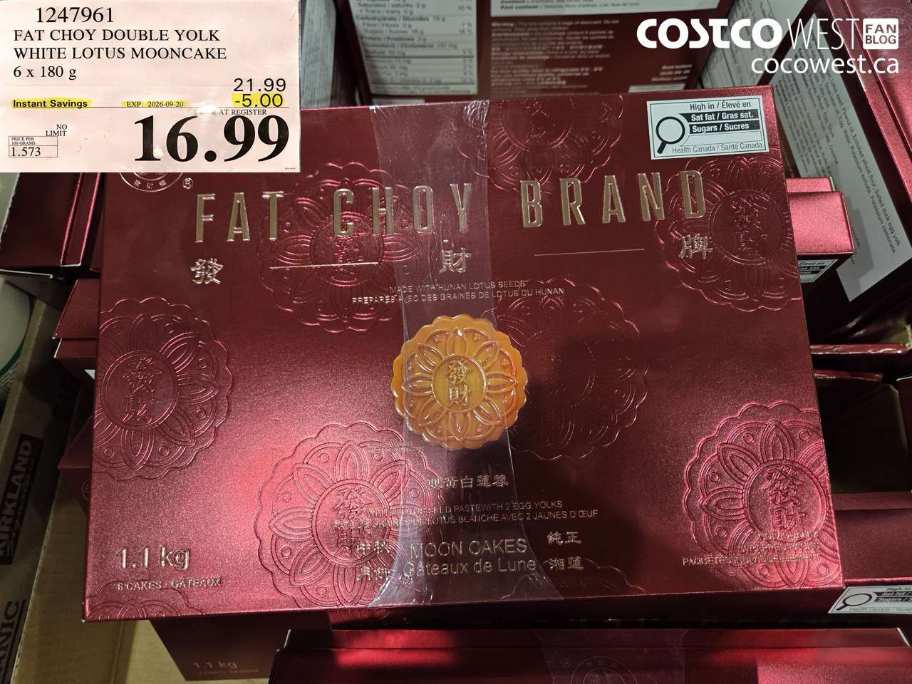 1247961 FAT CHOY DOUBLE YOLK WHITE LOTUS MOONCAKE 6 X 180 G ($5.00 INSTANT SAVINGS EXPIRES ON 2026-09-20) $16.99