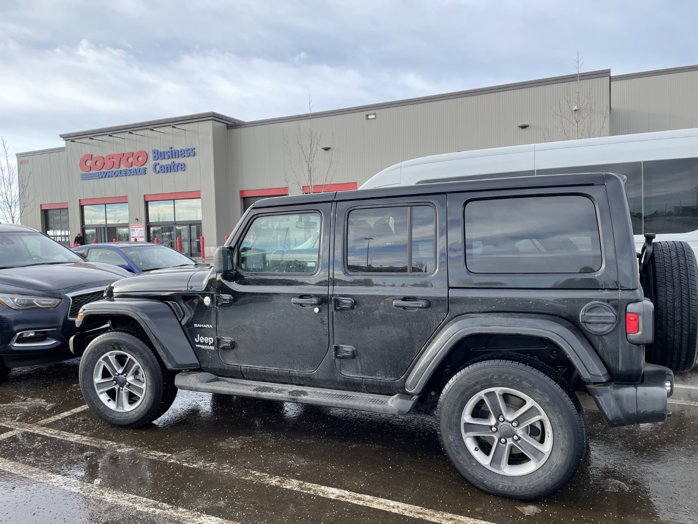 Costco Business Centre opens in west Edmonton